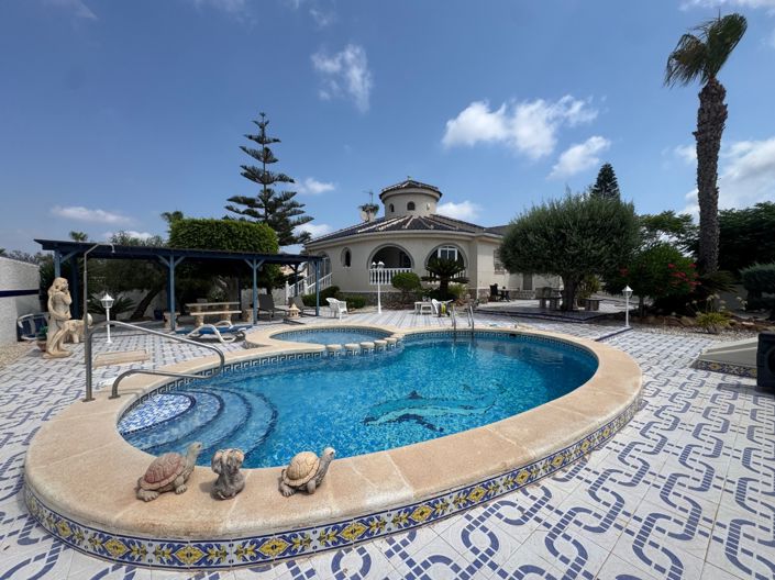 Image No.1-3 Bed Villa for sale