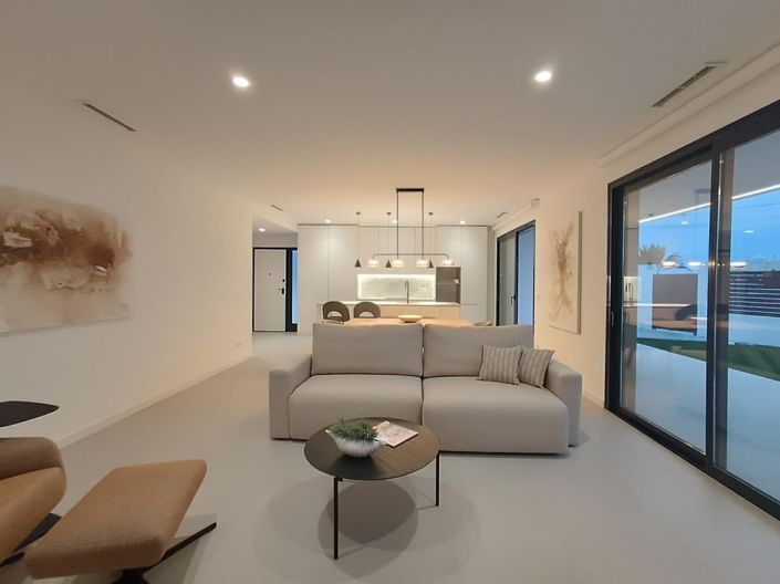 Image No.2-3 Bed Villa for sale