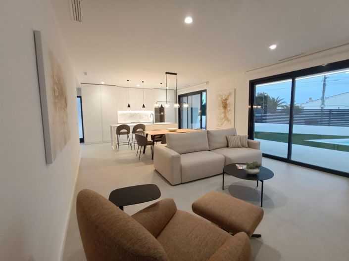 Image No.3-3 Bed Villa for sale