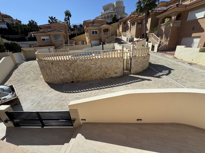 Image No.37-4 Bed Villa for sale