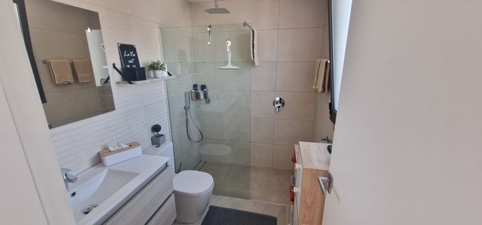 Image No.15-3 Bed Villa for sale