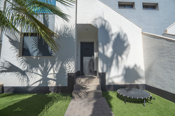 Image No.17-3 Bed Apartment for sale