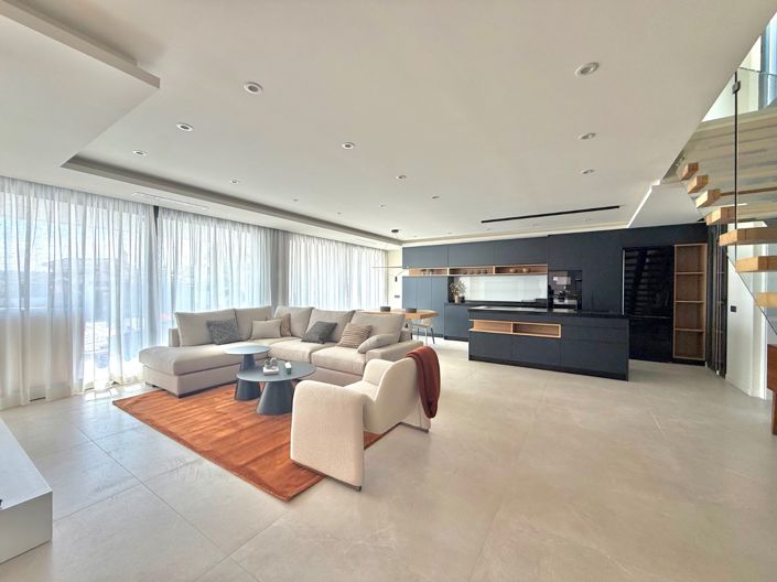 Image No.10-4 Bed Villa for sale