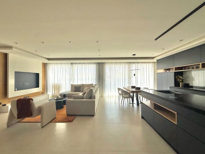 Image No.12-4 Bed Villa for sale