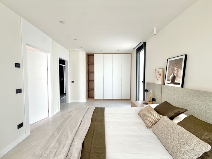 Image No.15-4 Bed Villa for sale