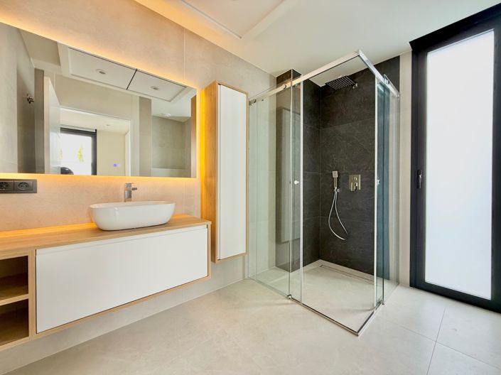 Image No.18-4 Bed Villa for sale