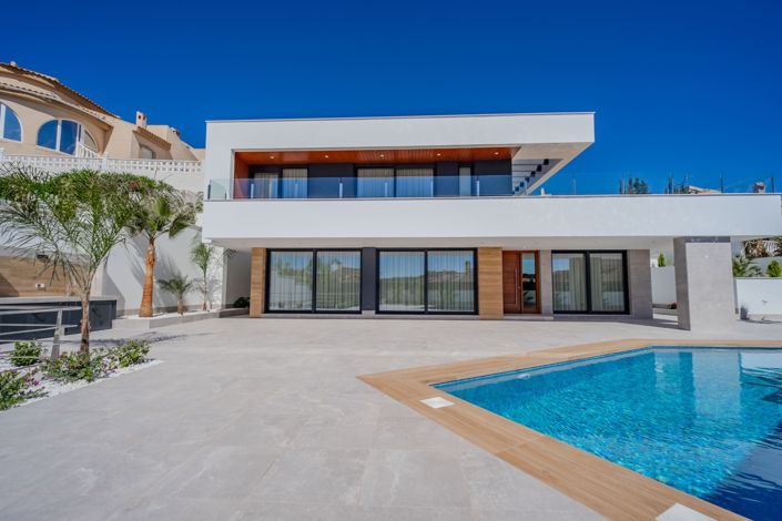 Image No.39-4 Bed Villa for sale