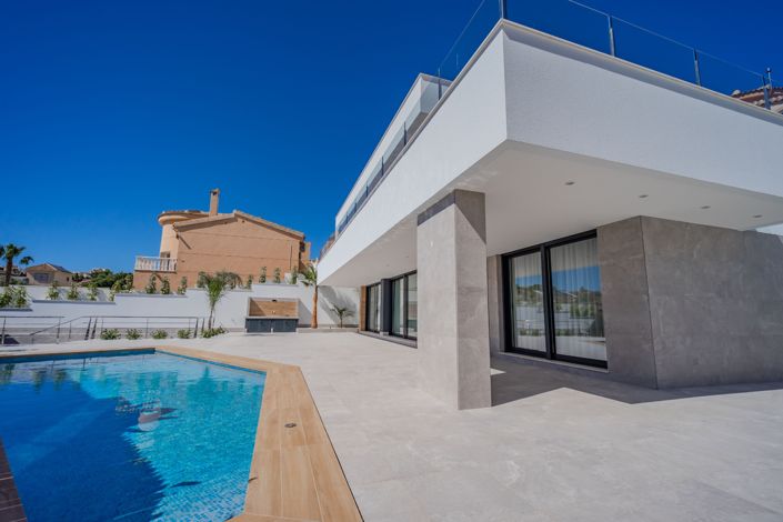 Image No.42-4 Bed Villa for sale