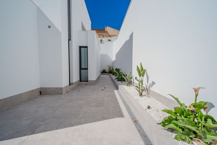 Image No.48-4 Bed Villa for sale