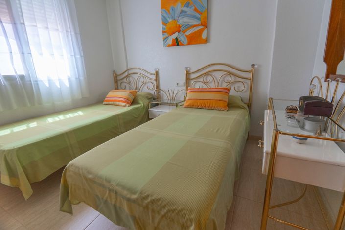Image No.28-3 Bed House for sale