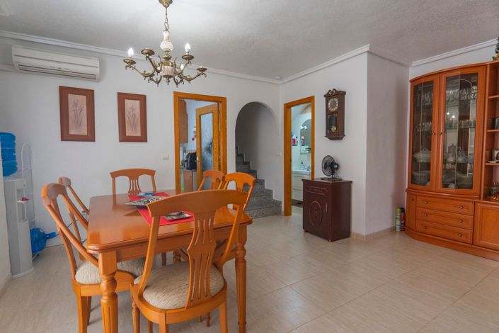 Image No.9-3 Bed House for sale