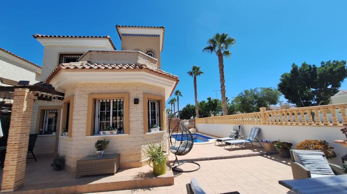 Image No.1-3 Bed Villa for sale