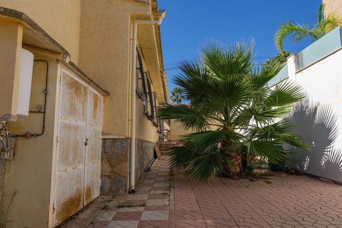 Image No.10-4 Bed Villa for sale