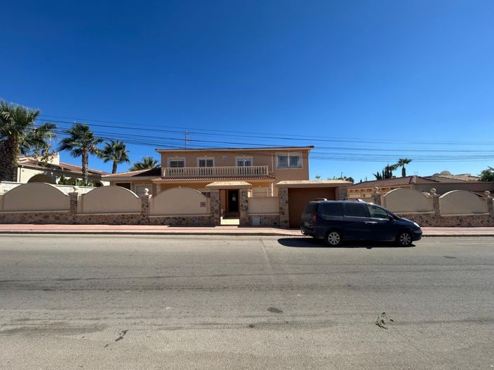 Image No.4-Villa de 6 chambres à vendre à Ciudad Quesada