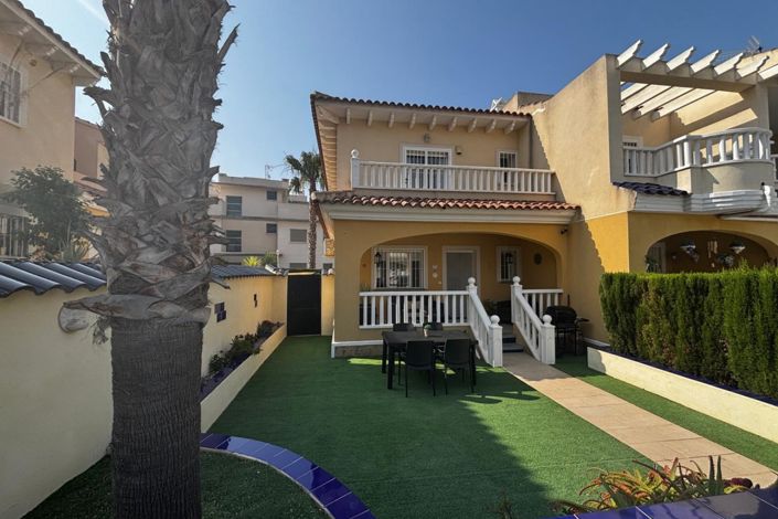 Image No.17-2 Bed House for sale