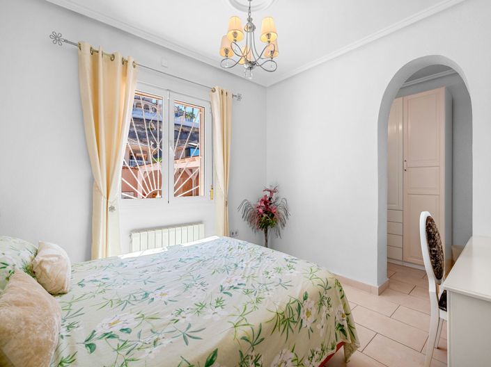 Image No.40-3 Bed Villa for sale