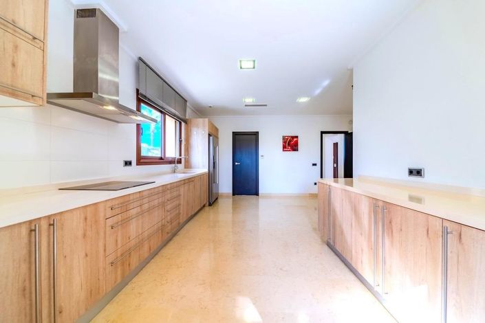 Image No.21-5 Bed Villa for sale