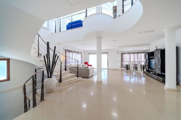 Image No.28-5 Bed Villa for sale