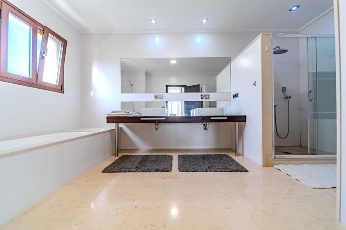 Image No.47-5 Bed Villa for sale