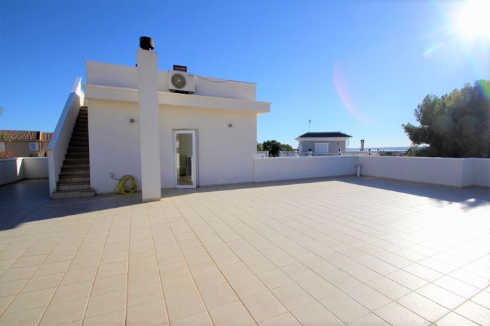 Image No.18-3 Bed Villa for sale