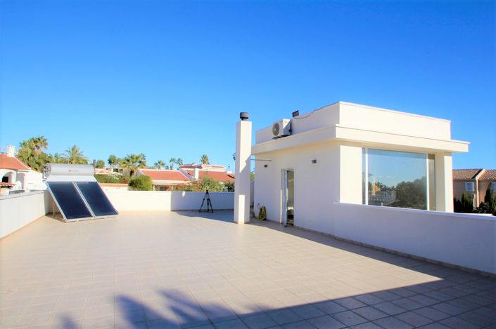 Image No.20-3 Bed Villa for sale