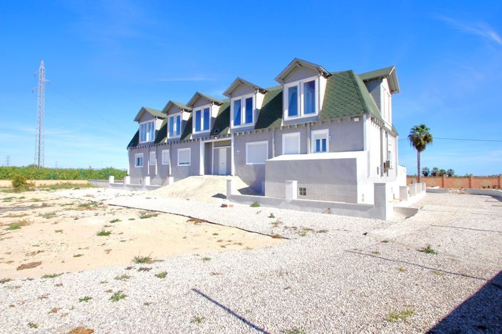 Image No.2-3 Bed Villa for sale