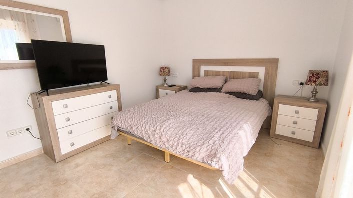 Image No.25-3 Bed Townhouse for sale