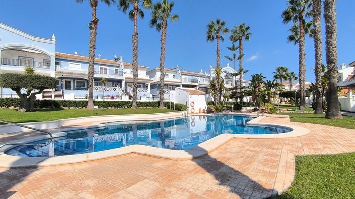 Image No.29-3 Bed Townhouse for sale