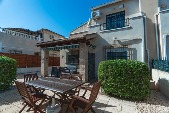 Image No.1-3 Bed House for sale