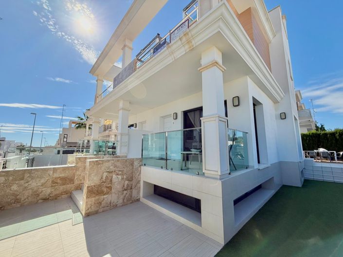 Image No.1-3 Bed House for sale
