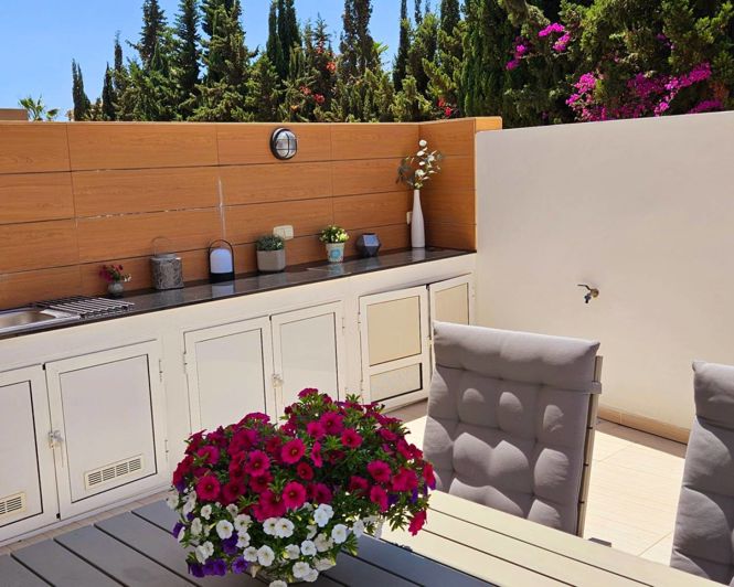 Image No.29-3 Bed Townhouse for sale