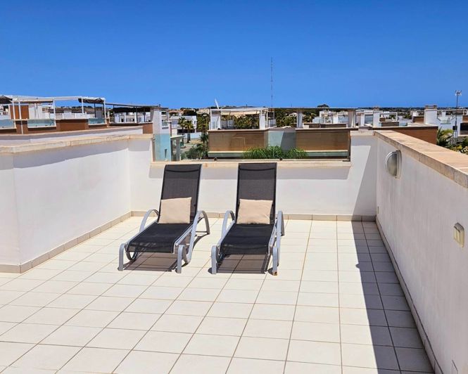 Image No.31-3 Bed Townhouse for sale