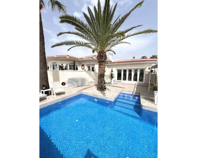 Image No.1-Villa de 3 chambres à vendre à Ciudad Quesada