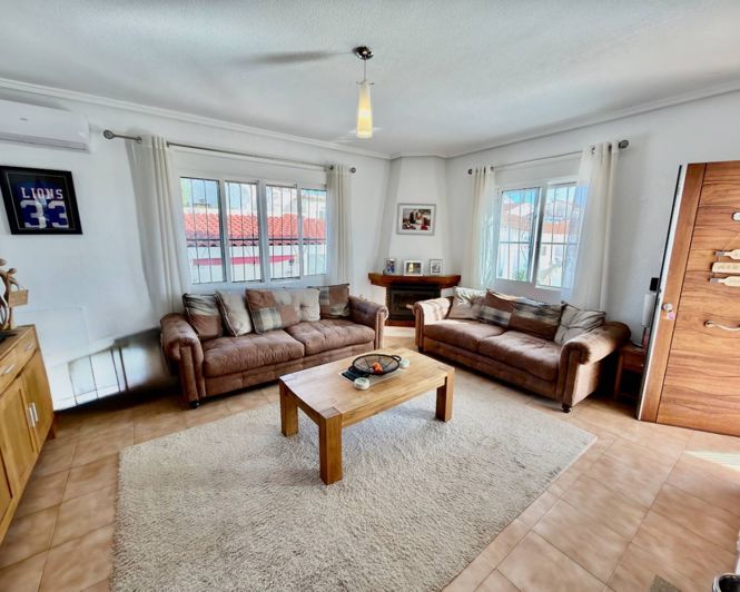 Image No.4-4 Bed Villa for sale