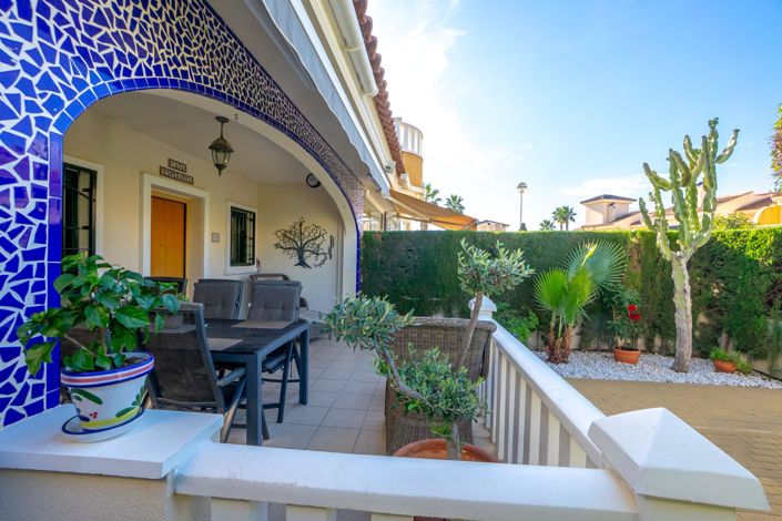 Image No.6-3 Bed House for sale