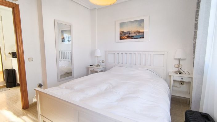 Image No.14-3 Bed House for sale