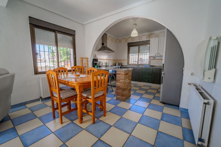 Image No.9-3 Bed Villa for sale