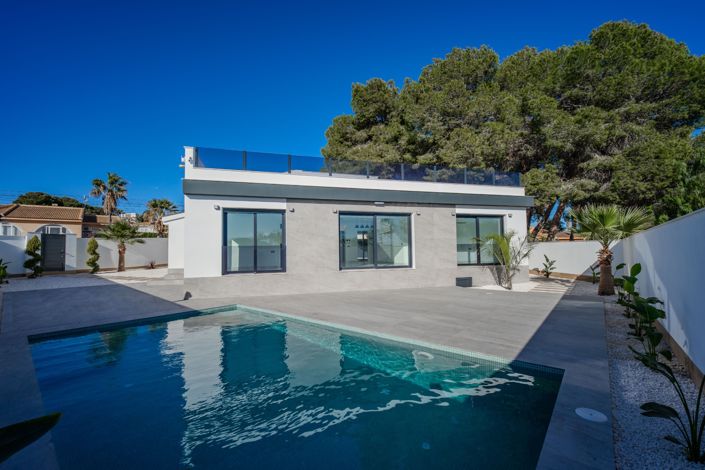 Image No.1-4 Bed Villa for sale