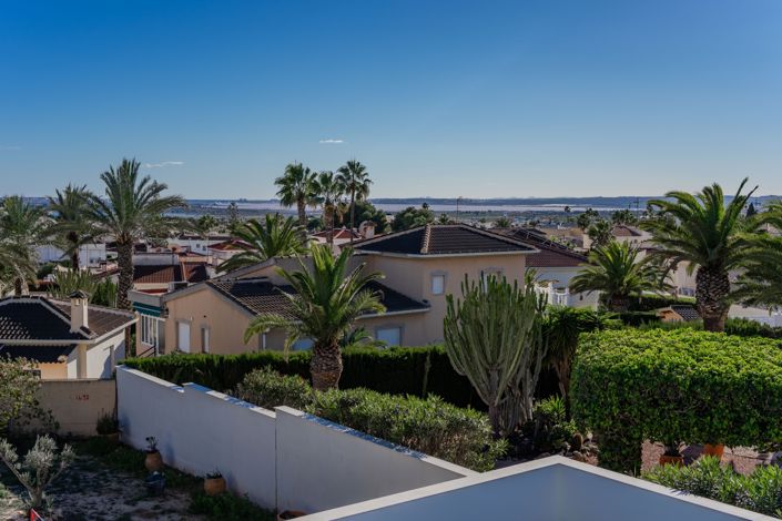 Image No.24-4 Bed Villa for sale