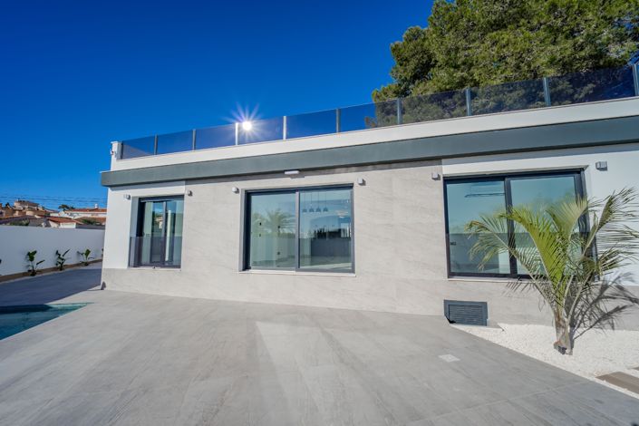 Image No.7-4 Bed Villa for sale