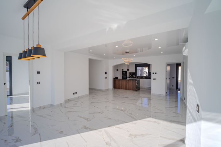 Image No.41-4 Bed Villa for sale