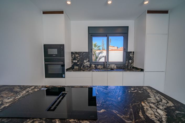 Image No.48-4 Bed Villa for sale