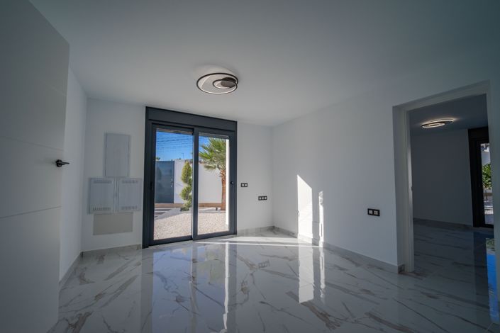 Image No.49-4 Bed Villa for sale