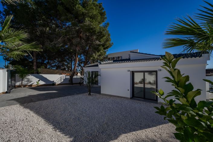 Image No.11-4 Bed Villa for sale