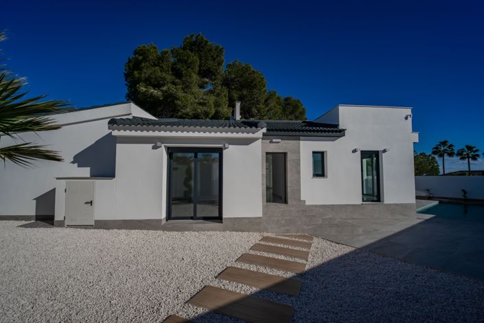 Image No.12-4 Bed Villa for sale