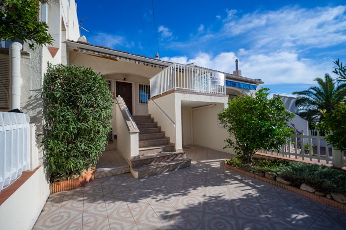 Image No.32-2 Bed Bungalow for sale