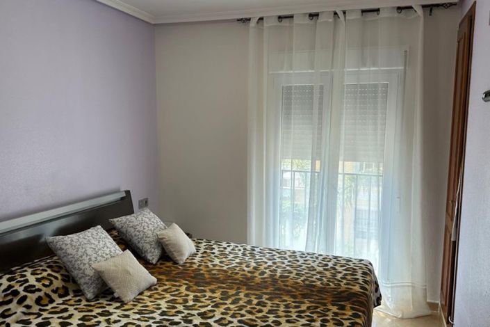 Image No.7-3 Bed House for sale