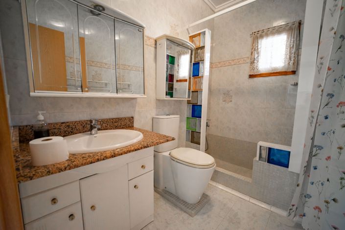 Image No.14-2 Bed Bungalow for sale