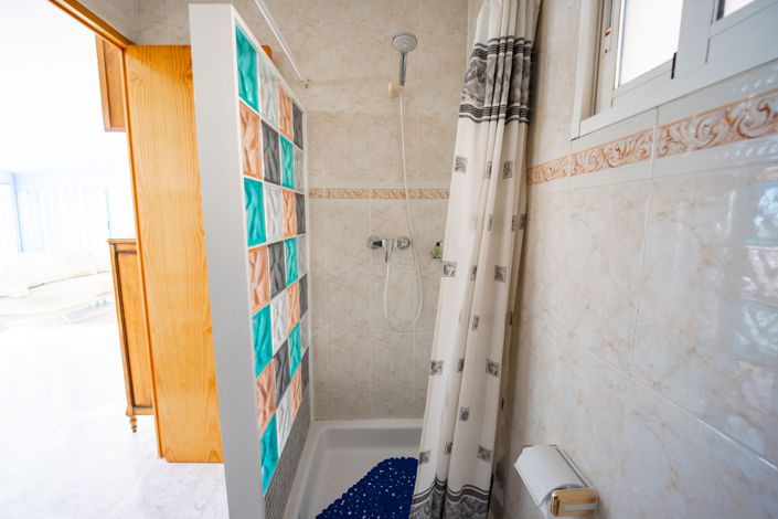 Image No.25-2 Bed Bungalow for sale