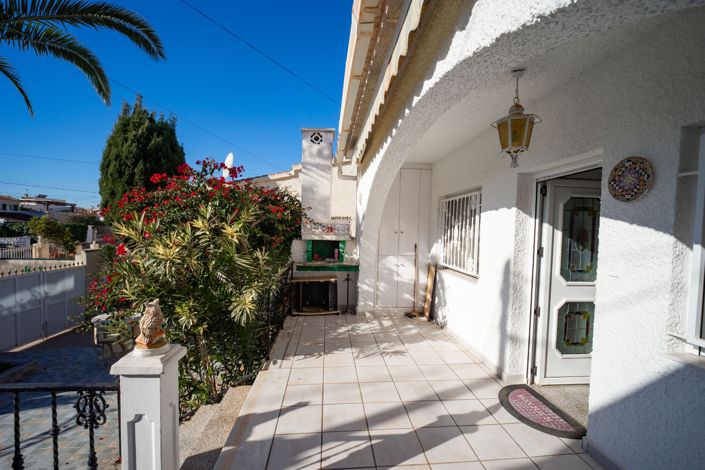 Image No.29-2 Bed Bungalow for sale